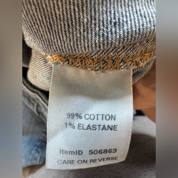 L.L. Bean Favorite Fit Blue Jeans Size 2P Straight Leg - Picture 9 of 11